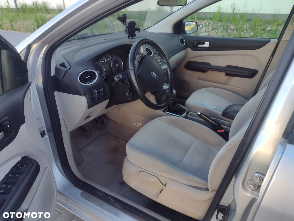 Ford Focus 1.6 TDCi DPF Ghia - 7