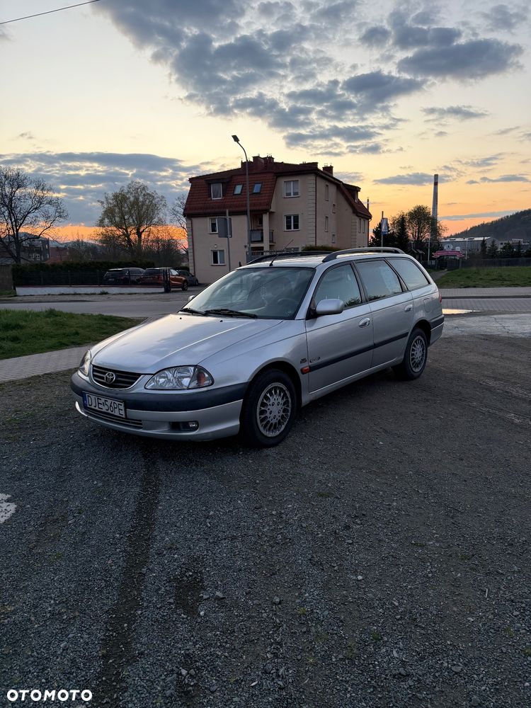 Toyota Avensis 2.0 D-4D Terra - 1