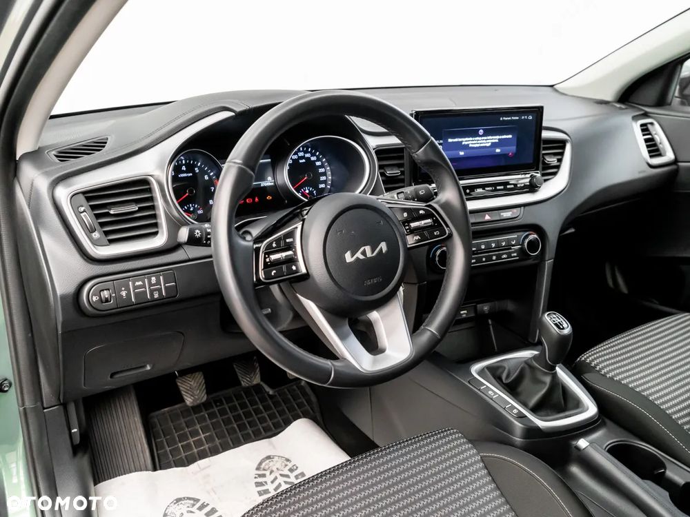 Kia Ceed 1.5 T-GDI M - 19