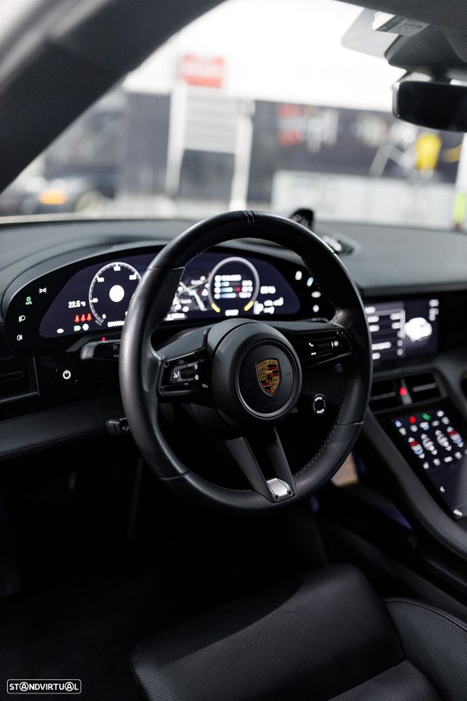 Porsche Taycan Turbo - 4