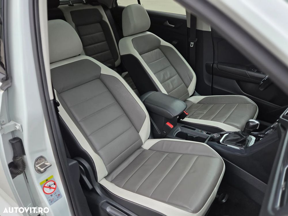 Volkswagen T-Roc 2.0 TDI SCR 4MOTION DSG R-Line - 19