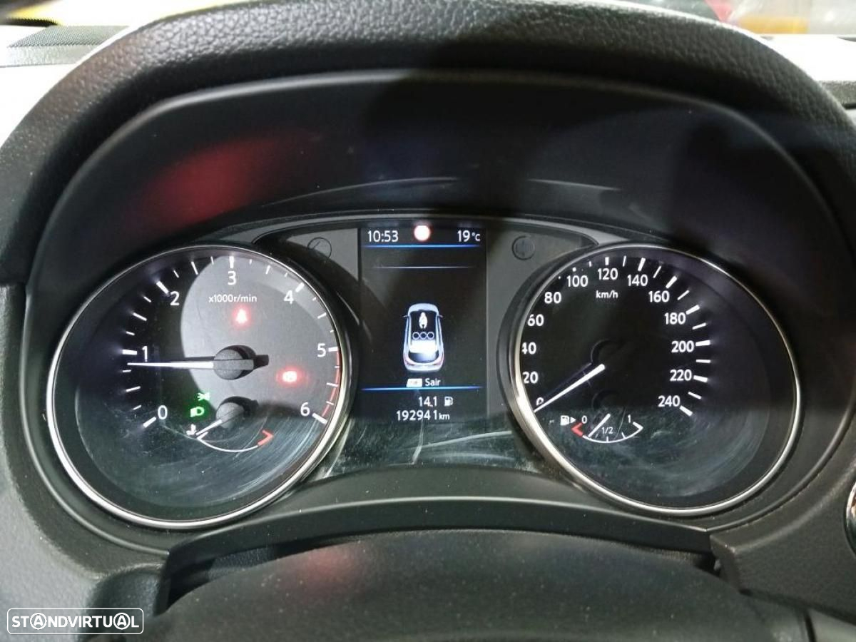Nissan Qashqai 1.5 dCi N-Connecta - 6