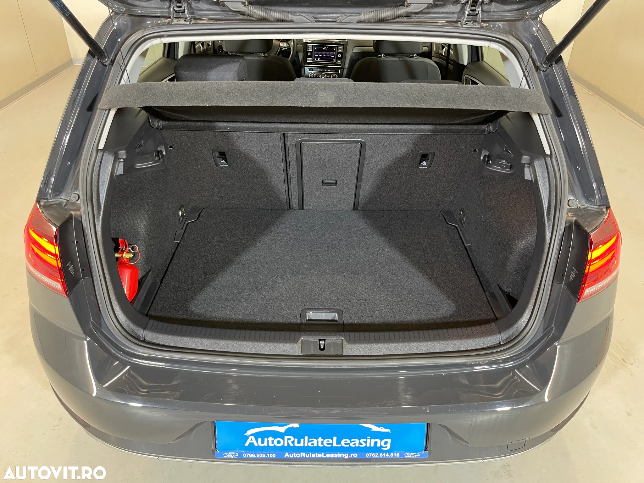 Volkswagen Golf 1.6 TDI Comfortline - 12