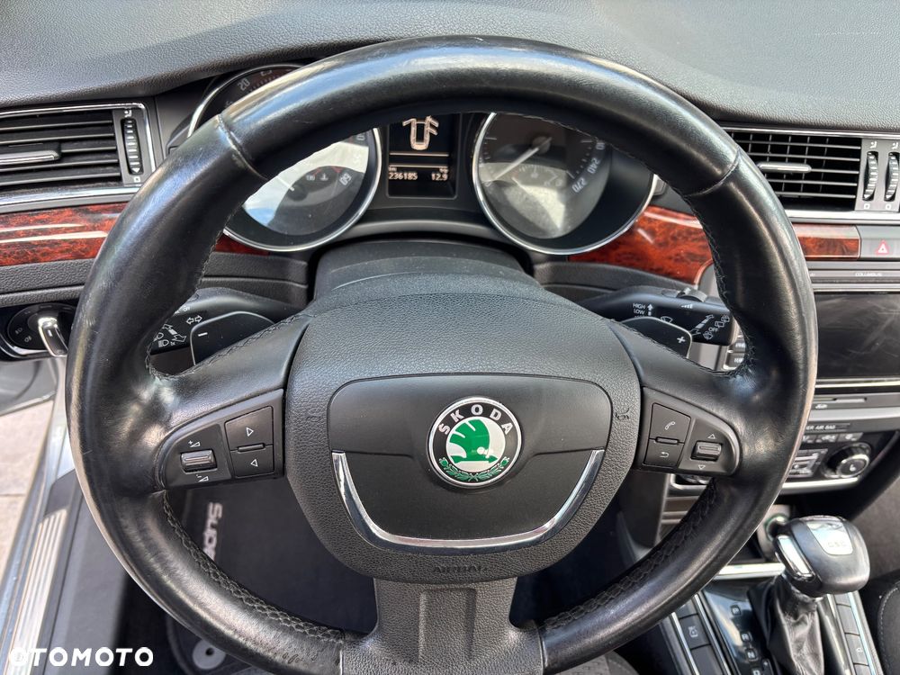 Skoda Superb 2.0 TDI Elegance DSG - 9