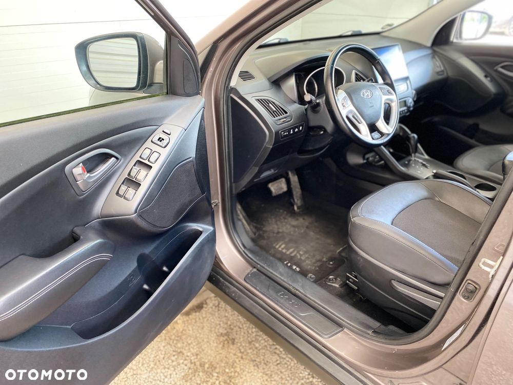 Hyundai ix35 2.0 CRDi 4WD Automatik Fifa World Cup Gold Edition - 8