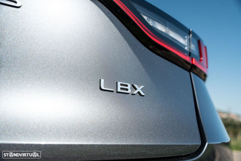 Lexus LBX Elegant - 23