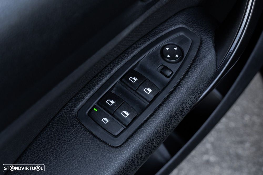 BMW 116 d EDynamics Line Sport - 24