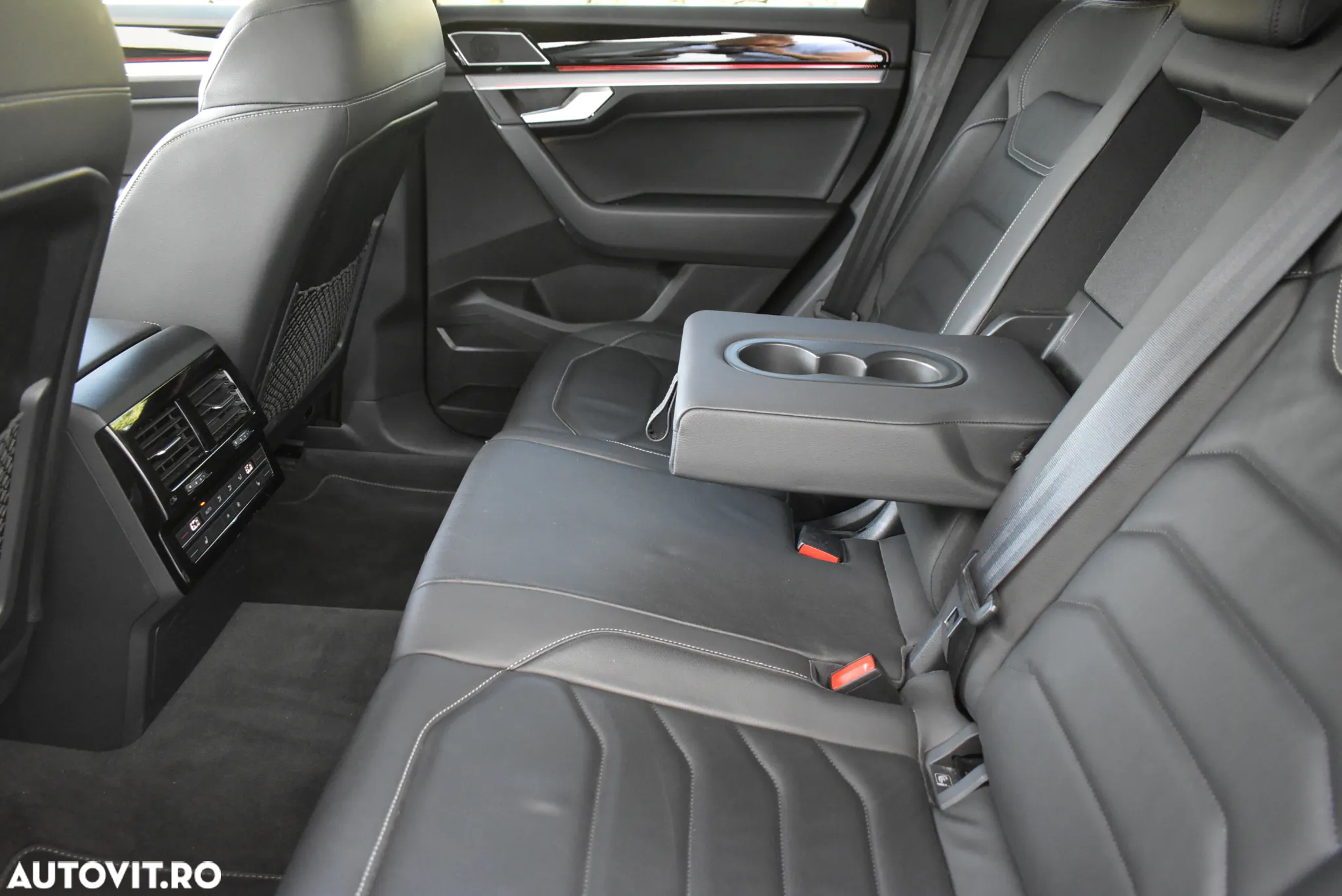 Volkswagen Touareg 3.0 V6 TSI OPF 4Motion Aut. R-Line - 13