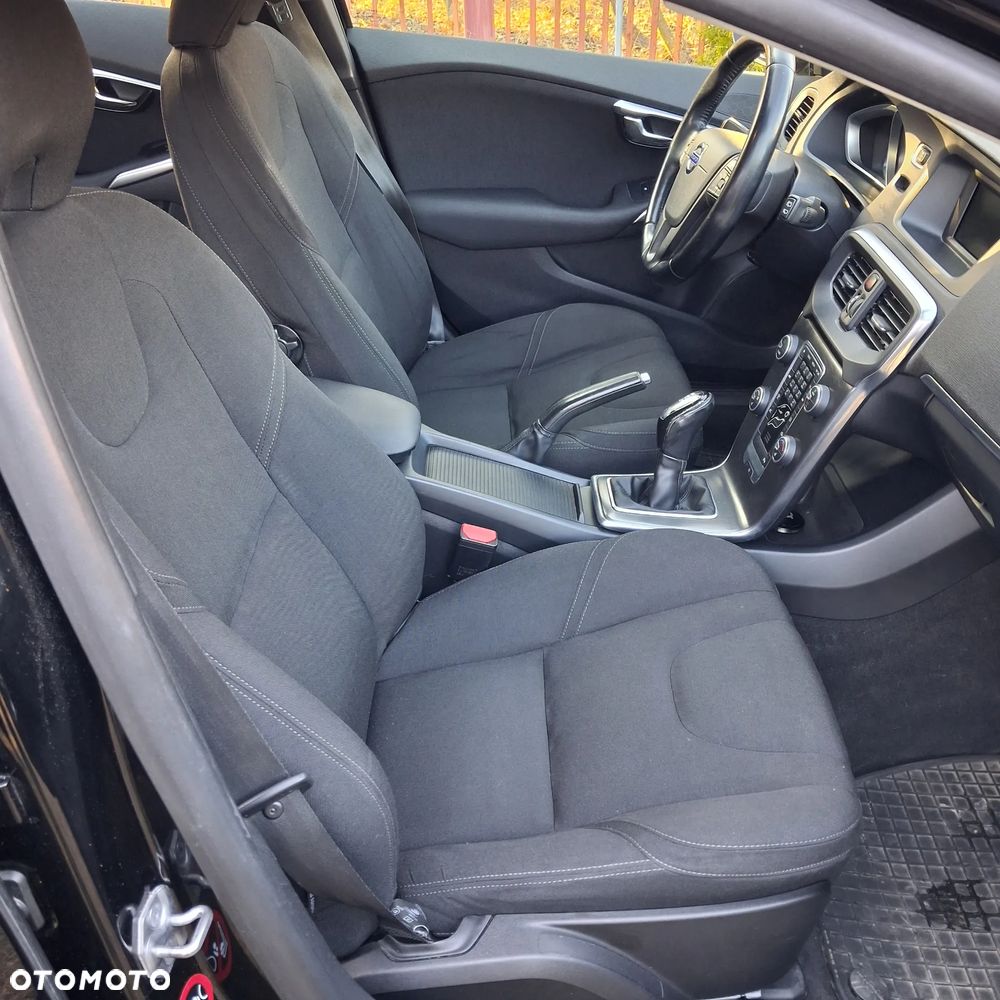 Volvo V40 D2 - 23