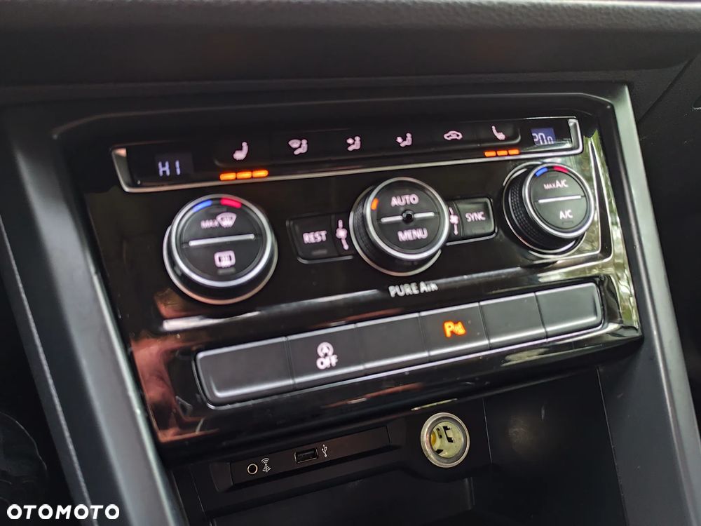 Volkswagen Touran 2.0 TDI SCR DSG Highline - 39