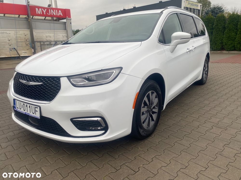 Chrysler Pacifica - 16