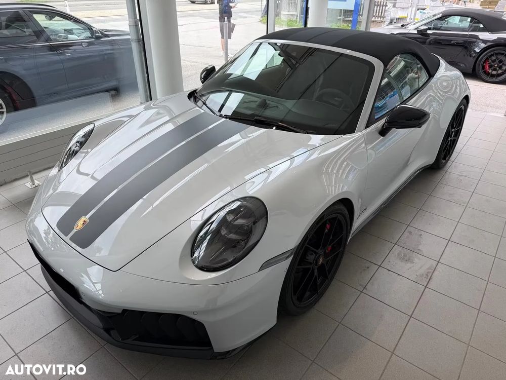 Porsche 911 Carrera 4 GTS PDK - 2