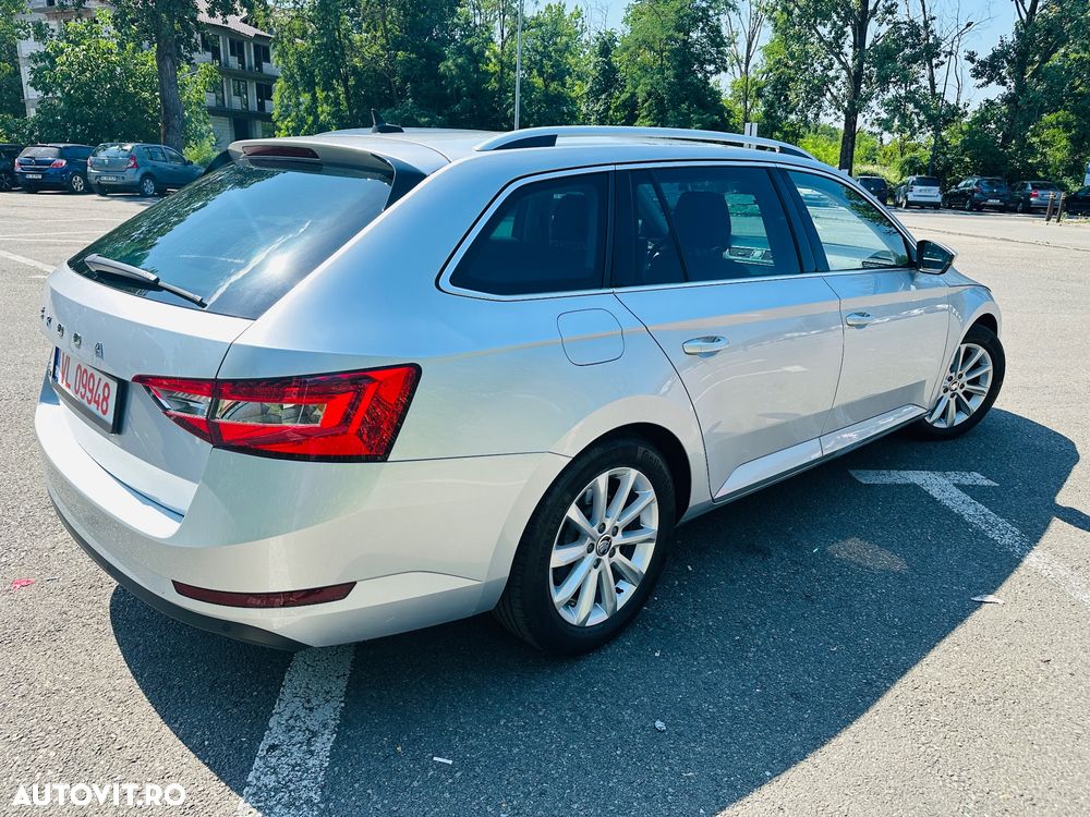 Skoda Superb 1.6 TDI DSG Ambition - 3