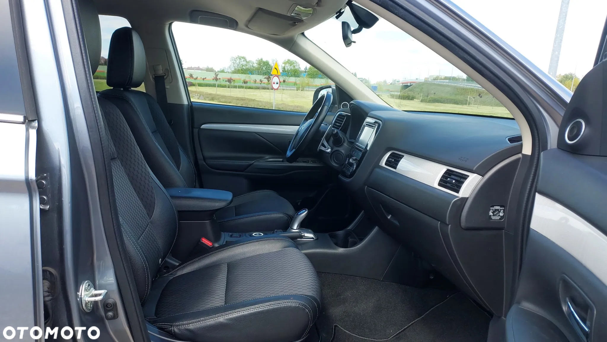 Mitsubishi Outlander - 14