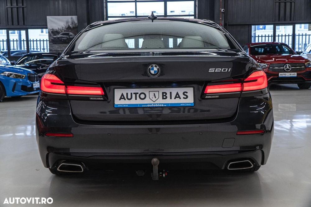 BMW Seria 5 520i Aut. Luxury Line - 26