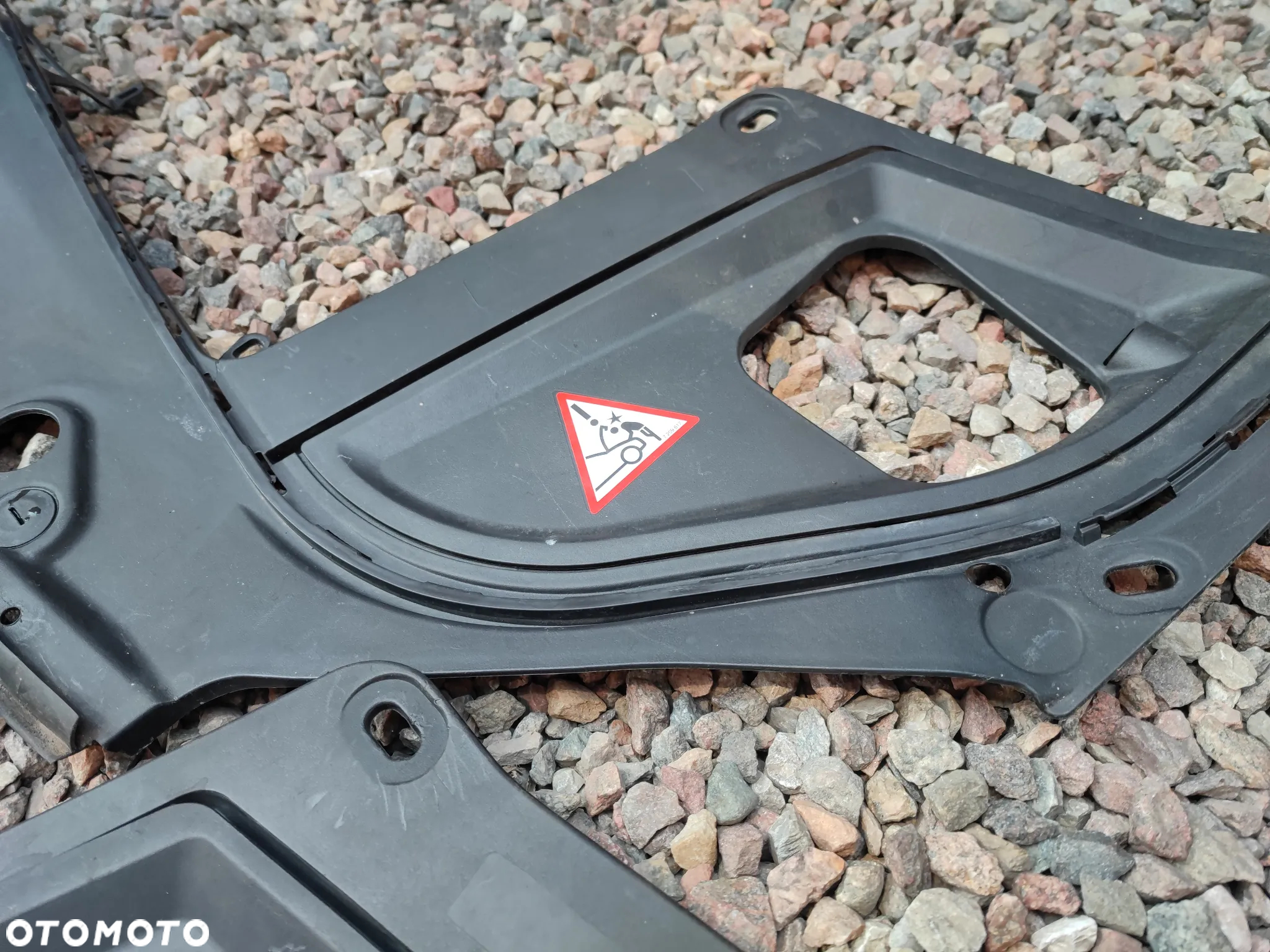 BMW F11 / F10 / F11N / F10N ORYGINALNA OSŁONA KOMORY SILNIKA LEWA / PRAWA / OBUDOWA KOMORY SILNIKA O NR. 7 019 804 / 7 019 803 OEM W BARDZO DOBRYM STANIE - 5