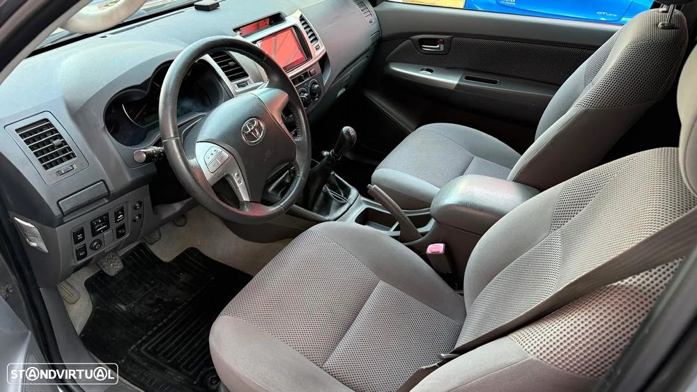Toyota Hilux 2.5 D-4D 4WD CE - 6