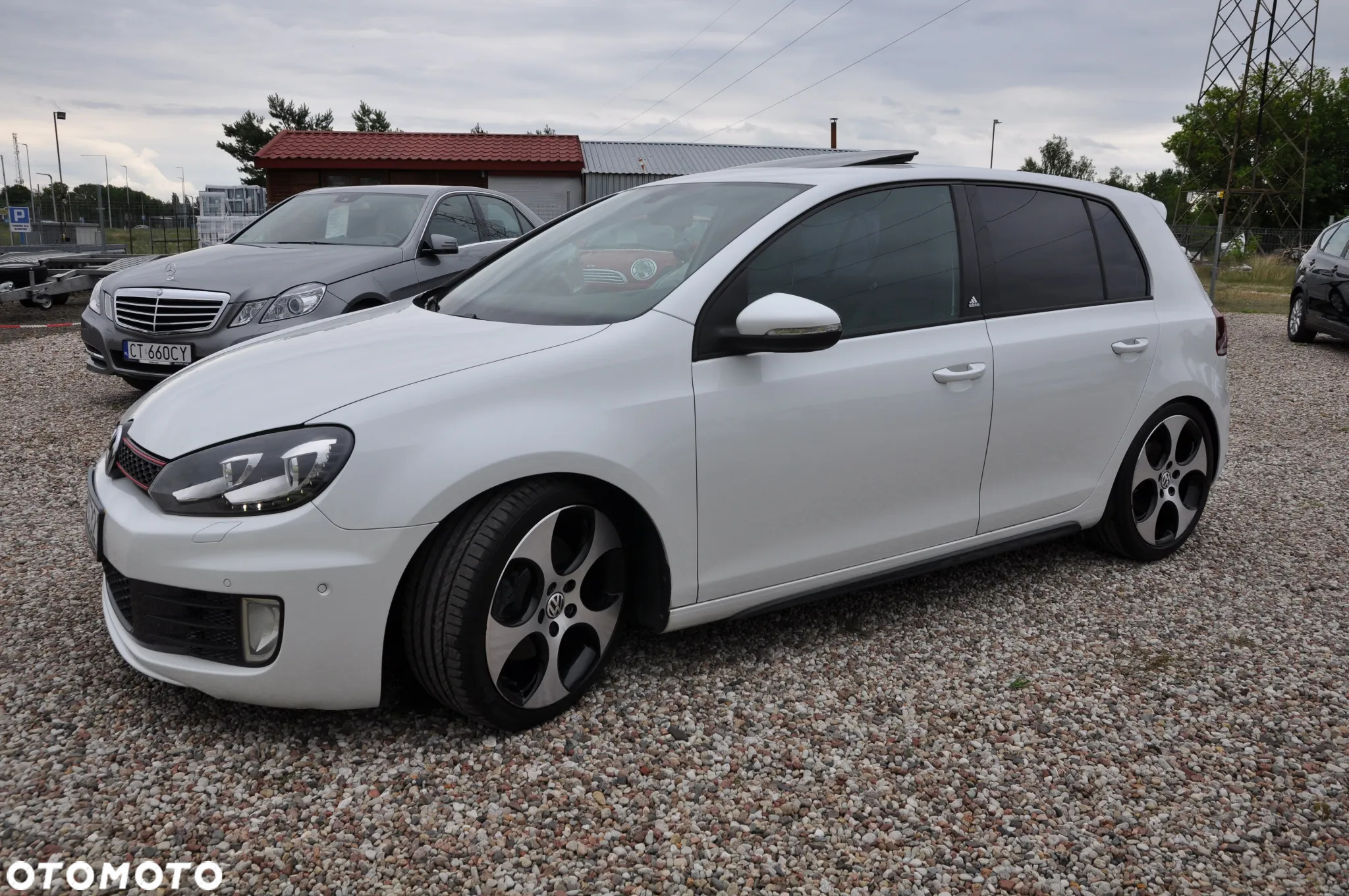 Volkswagen Golf 2.0 GTI DSG adidas - 6