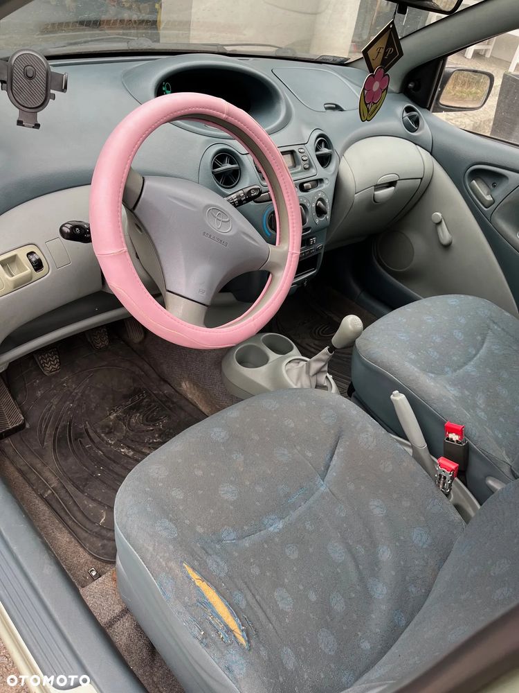 Toyota Yaris 1.0 Base - 9