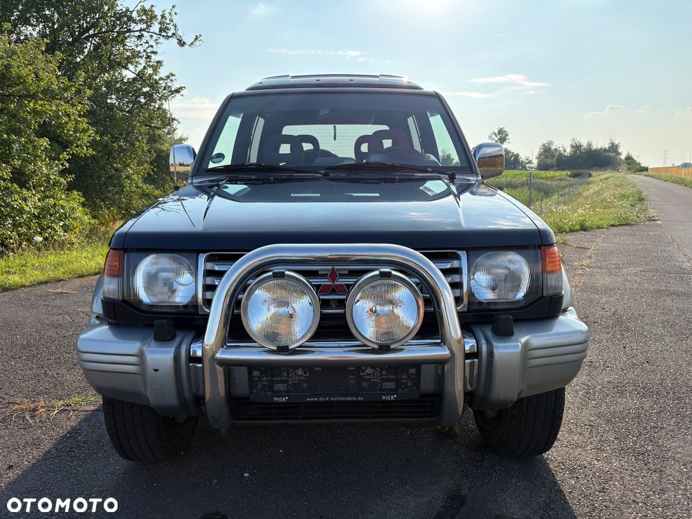 Mitsubishi Pajero - 2