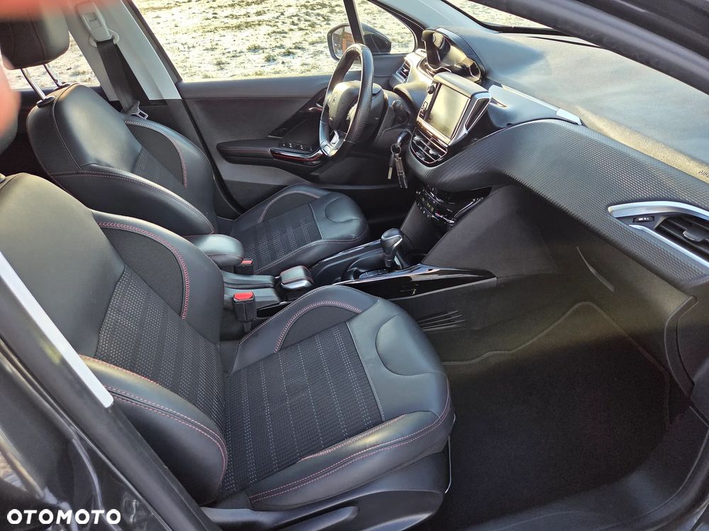 Peugeot 2008 PureTech 110 Stop&Start EAT6 GT-Line Edition - 23