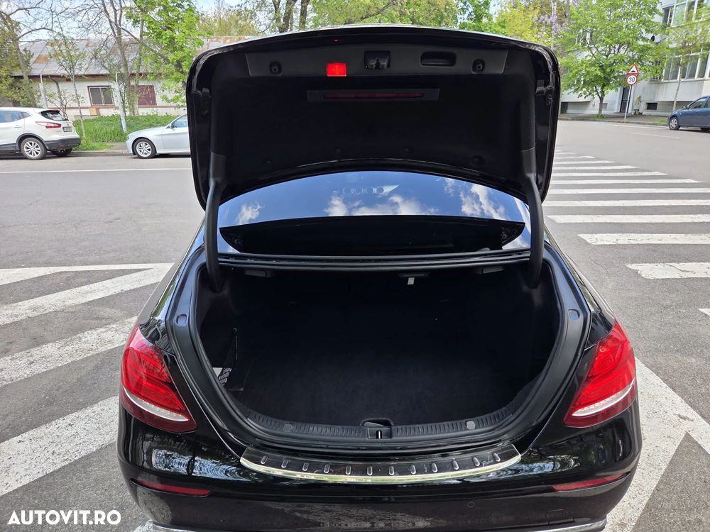 Mercedes-Benz E - 10