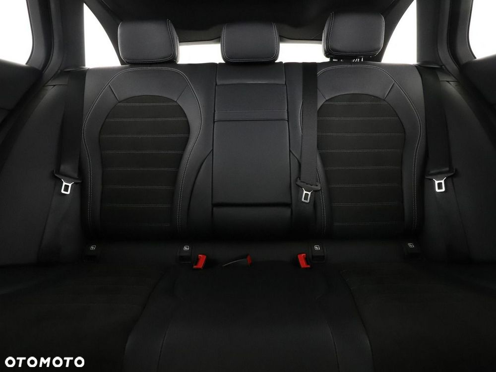 Mercedes-Benz Klasa C 300 9G-TRONIC AMG Line - 19