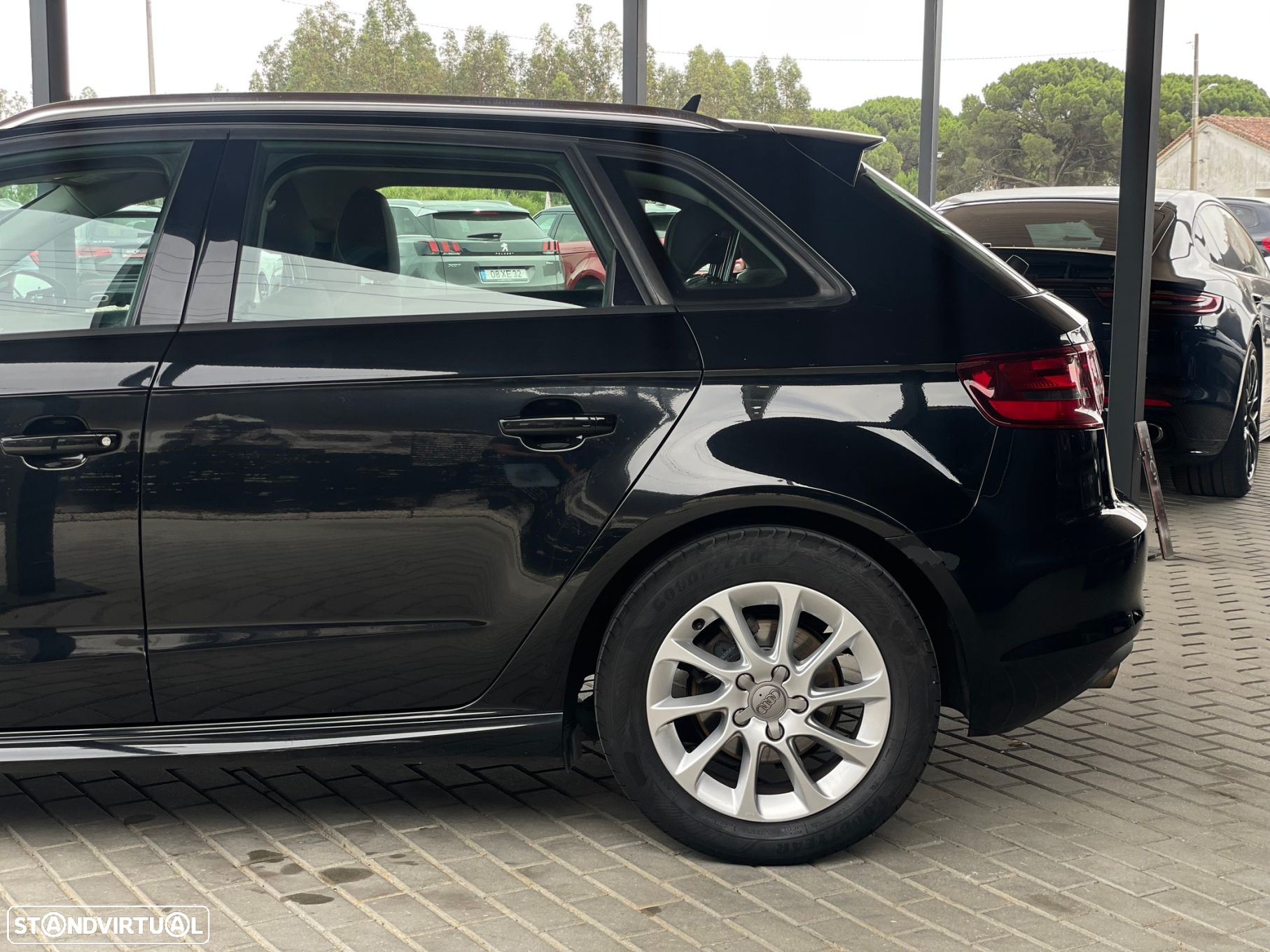 Audi A3 Sportback 1.6 TDI Attraction Ultra - 5