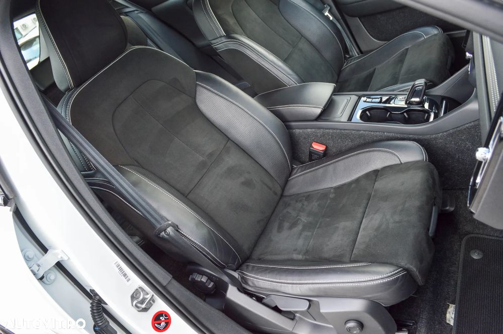 Volvo XC 40 D4 AWD R-Design - 13