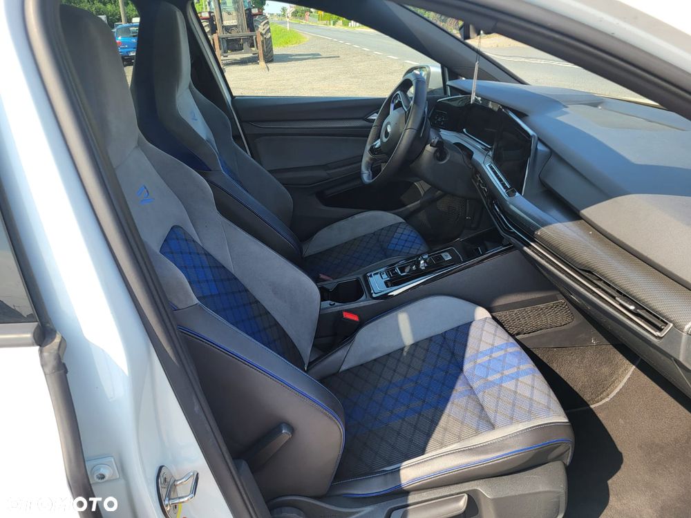 Volkswagen Golf - 26
