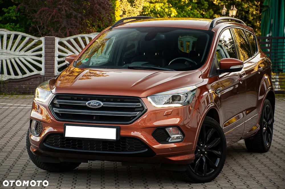 Ford Kuga 1.5 EcoBoost 2x4 ST-Line - 4