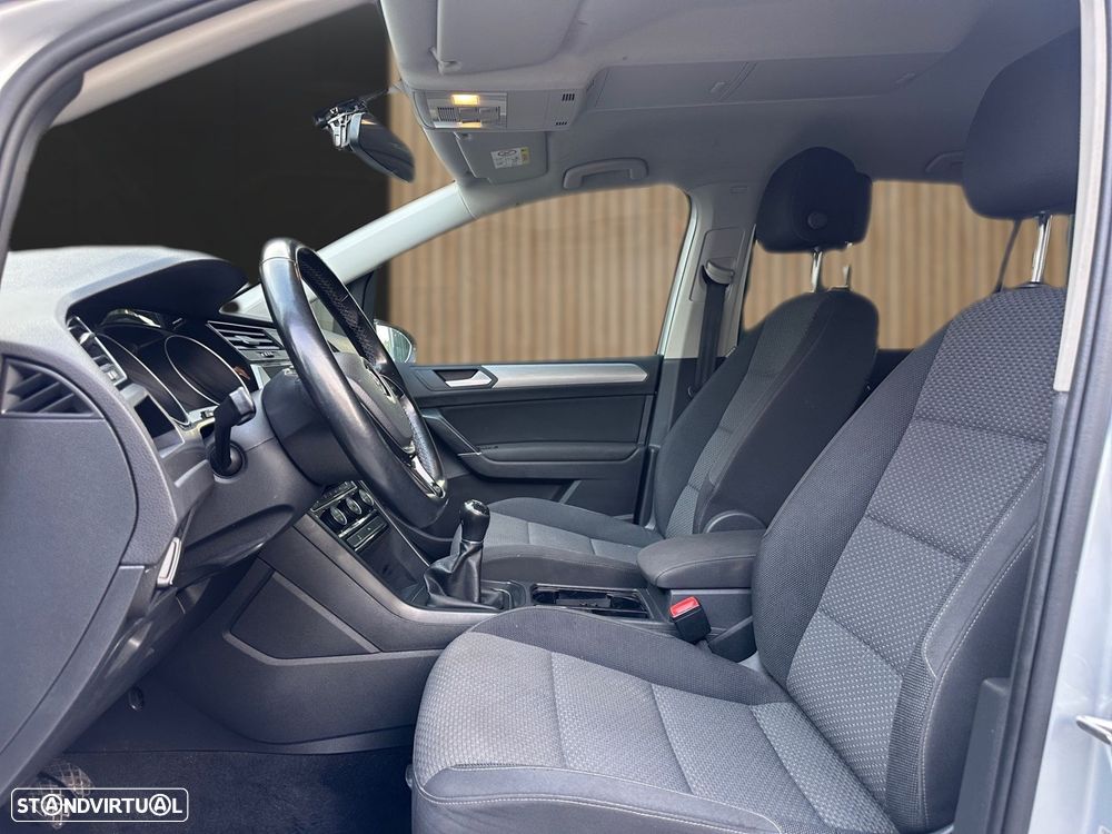 VW Touran 1.6 TDI Confortline - 9
