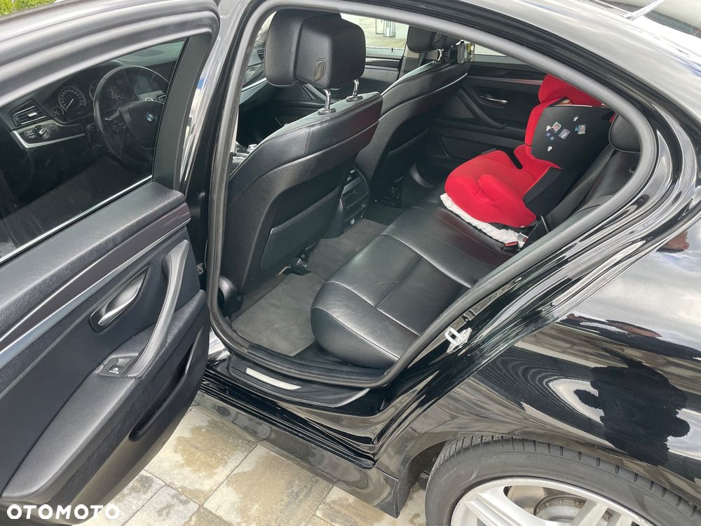 BMW Seria 5 530d xDrive - 11