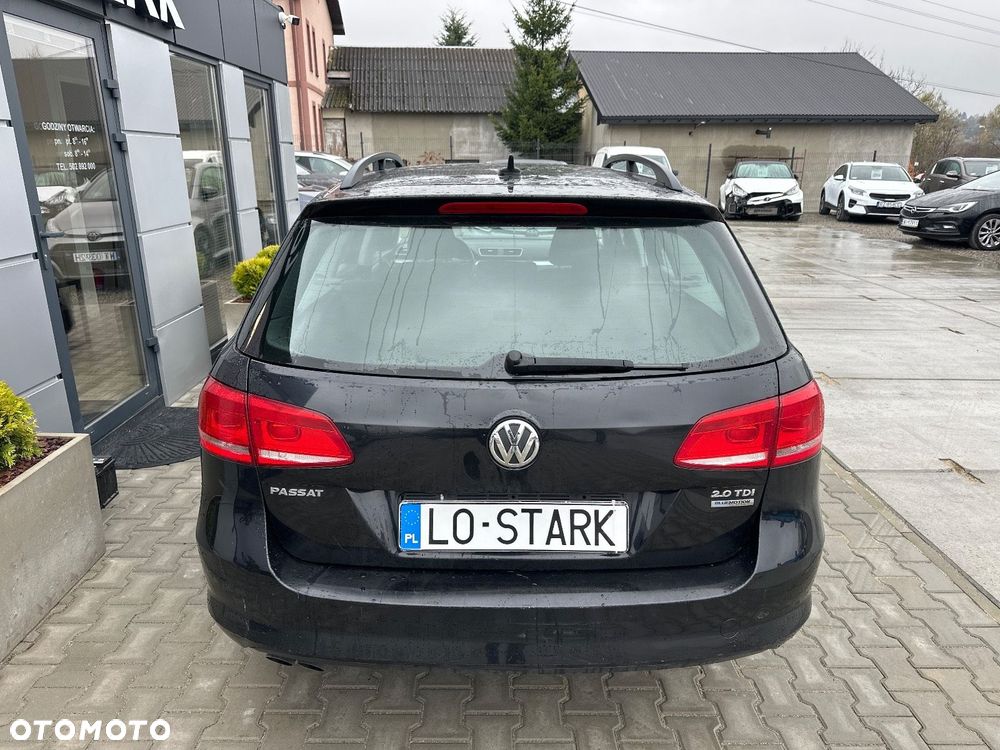 Volkswagen Passat - 4