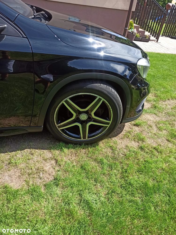 Mercedes-Benz GLA 180 - 8