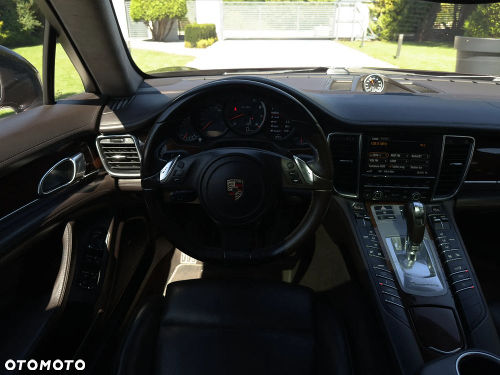 Porsche Panamera - 21