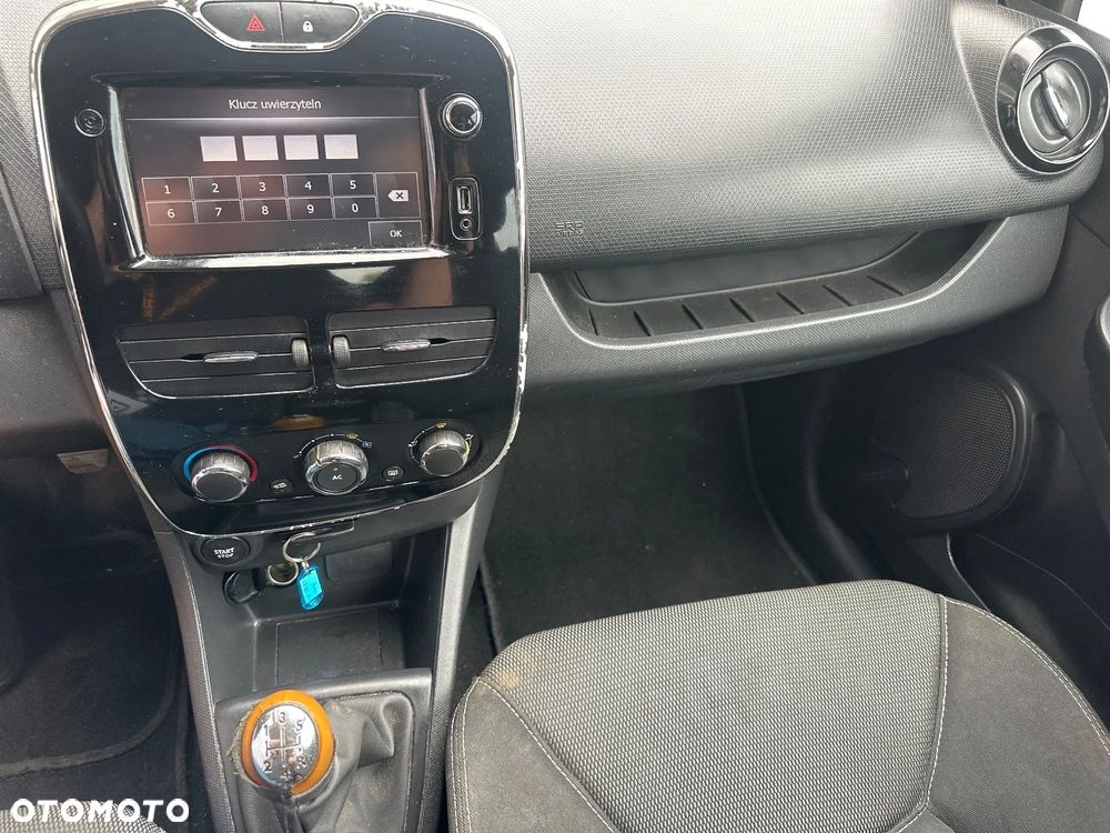 Renault Clio - 17