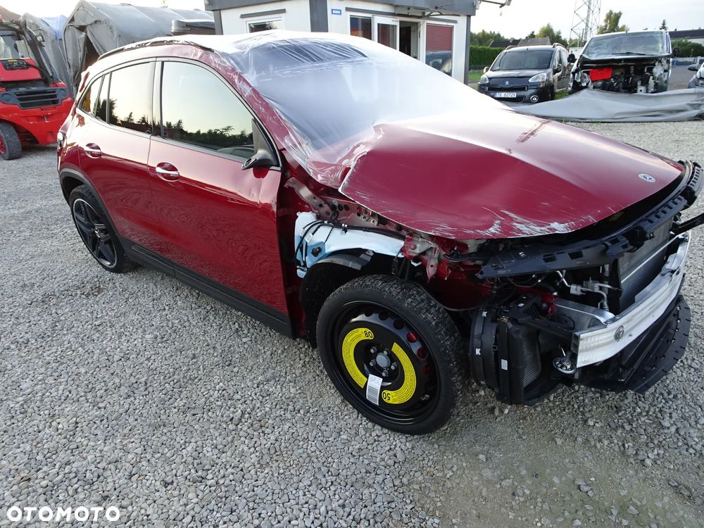 Mercedes-Benz GLA - 3