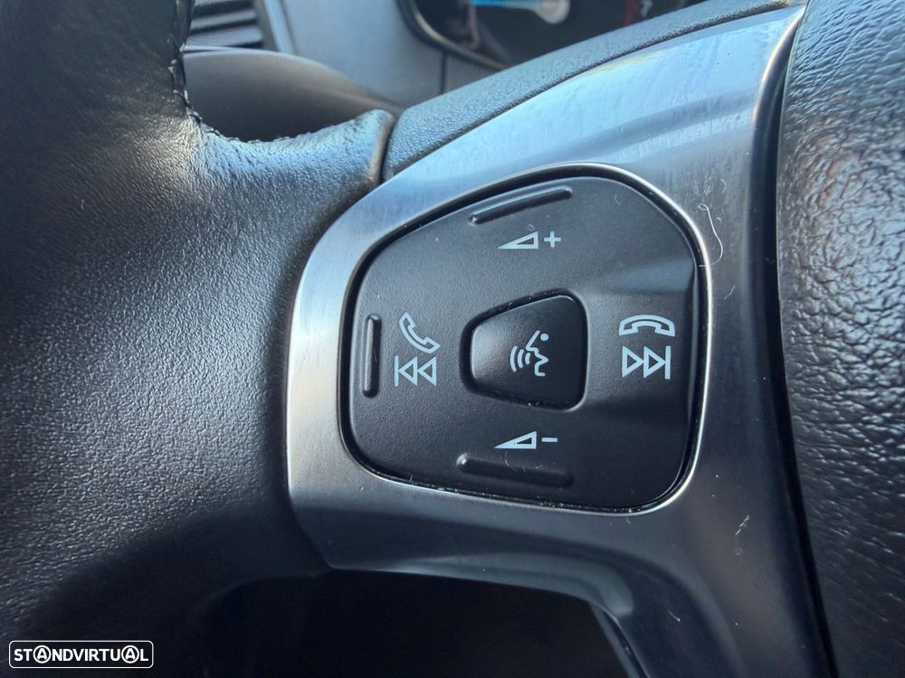 Ford EcoSport 1.0 EcoBoost Titanium - 19