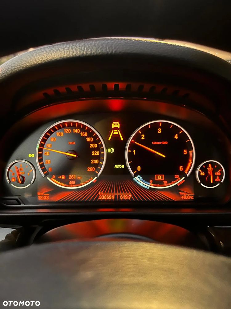 BMW Seria 5 520d - 27