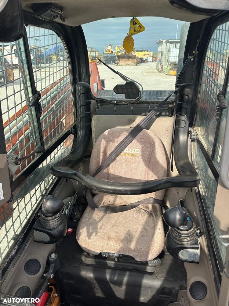 Case SR 250 Loader - 9