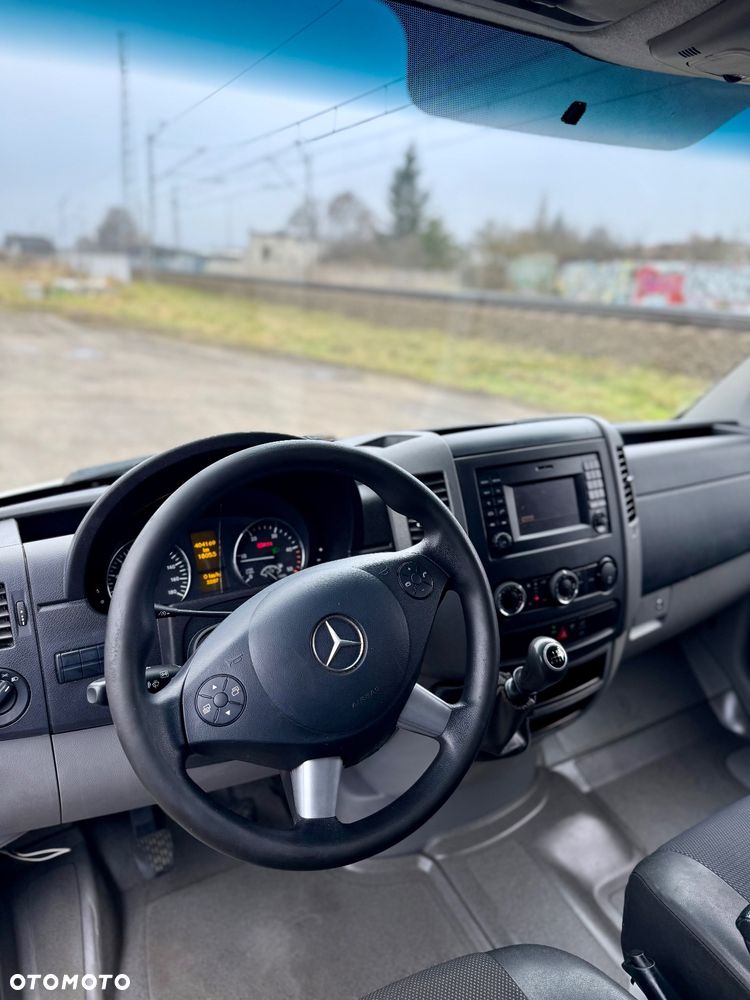 Mercedes-Benz Sprinter - 13