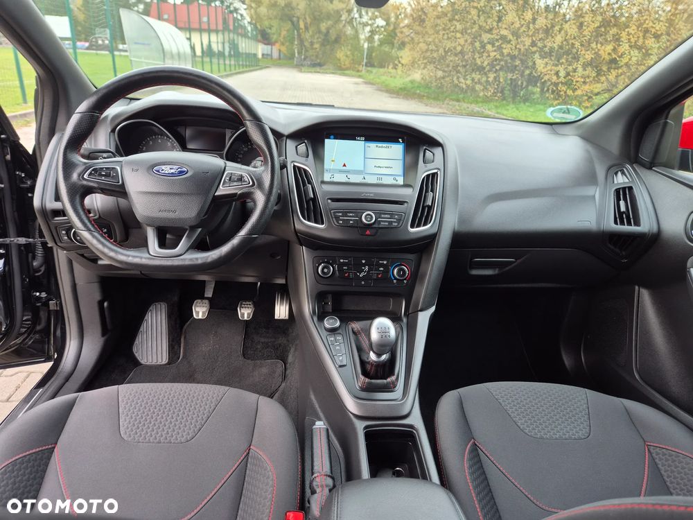 Ford Focus 1.0 EcoBoost Start-Stopp-System ST-LINE DESIGN - 37