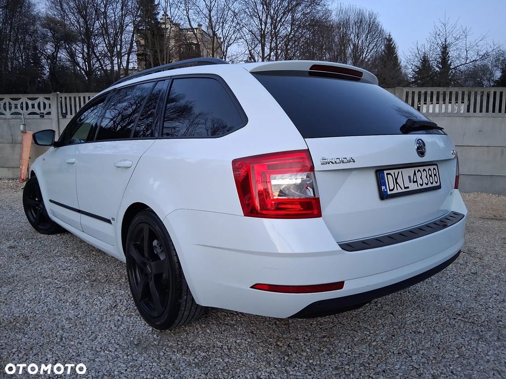 Skoda Octavia 1.6 TDI Ambiente DSG - 2
