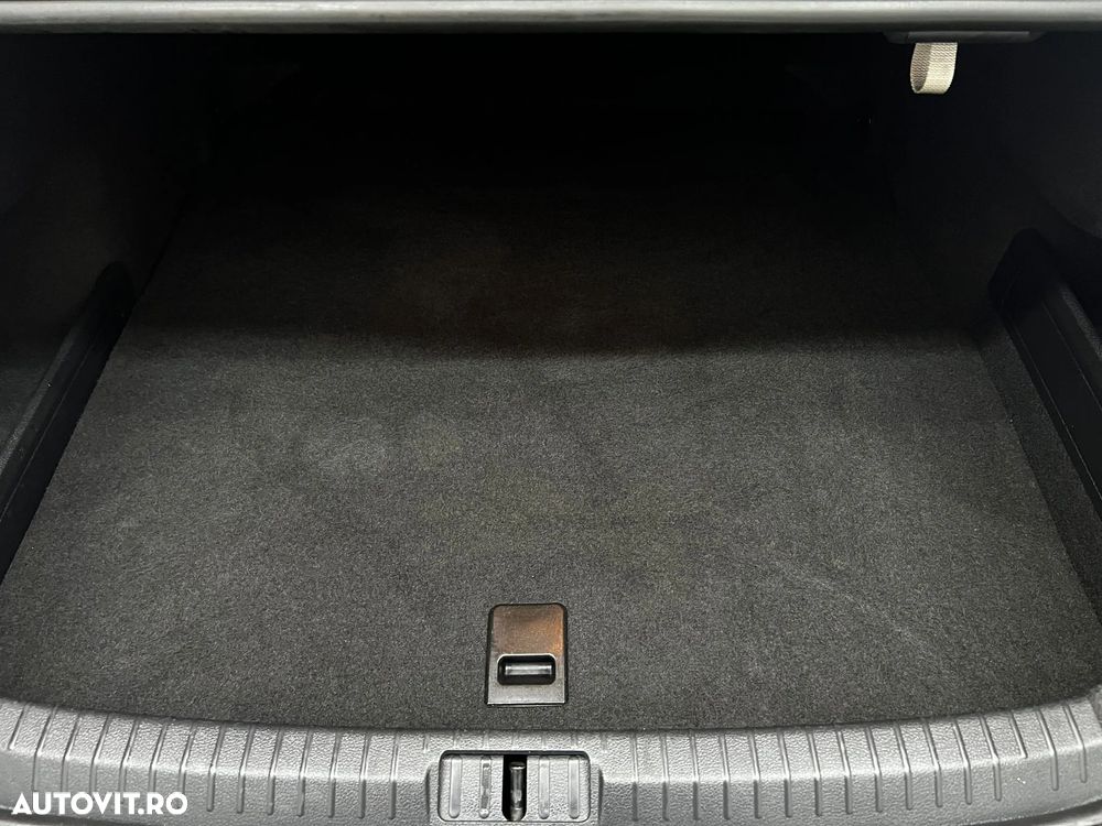Volkswagen Passat 2.0 TDI Comfortline - 19