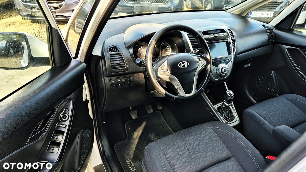 Hyundai ix20 1.4 Premium blue - 30