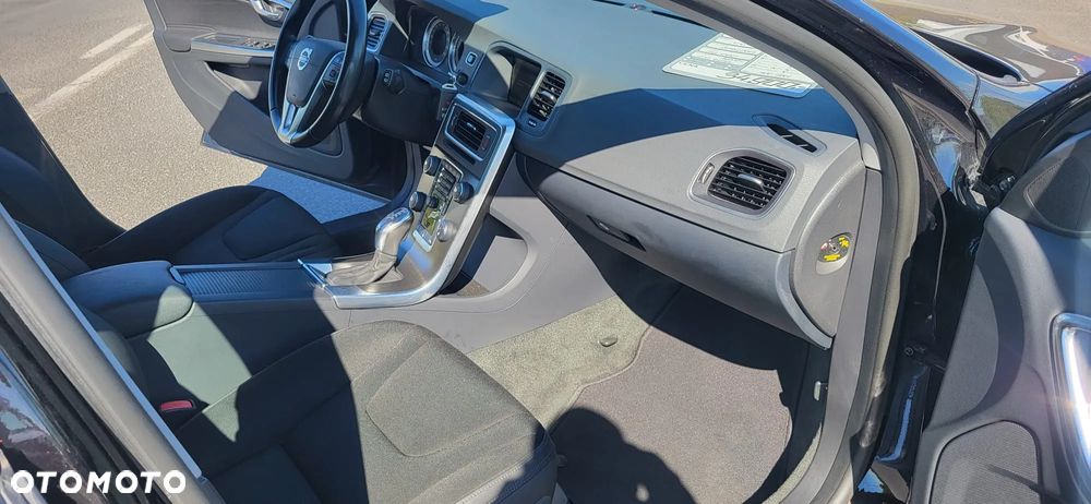 Volvo XC 60 D4 Drive-E Momentum - 34