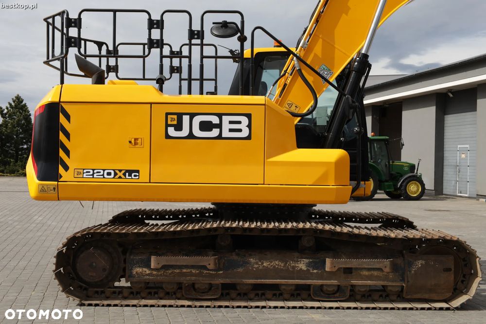 JCB 220X - 11