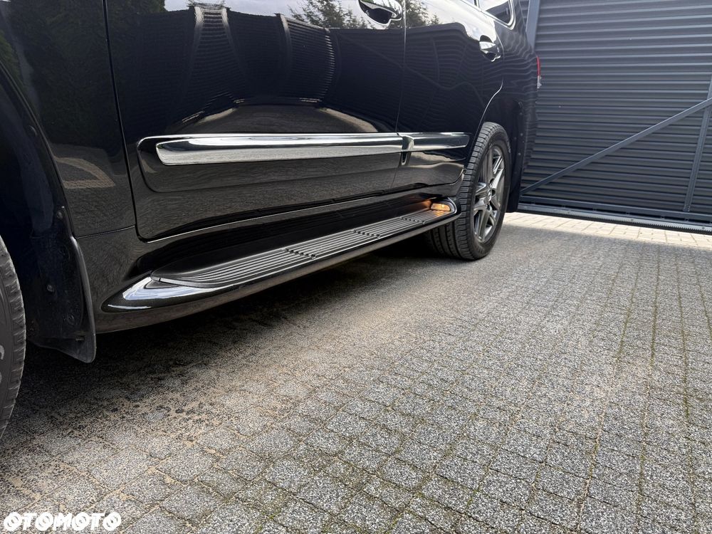 Lexus LX - 9