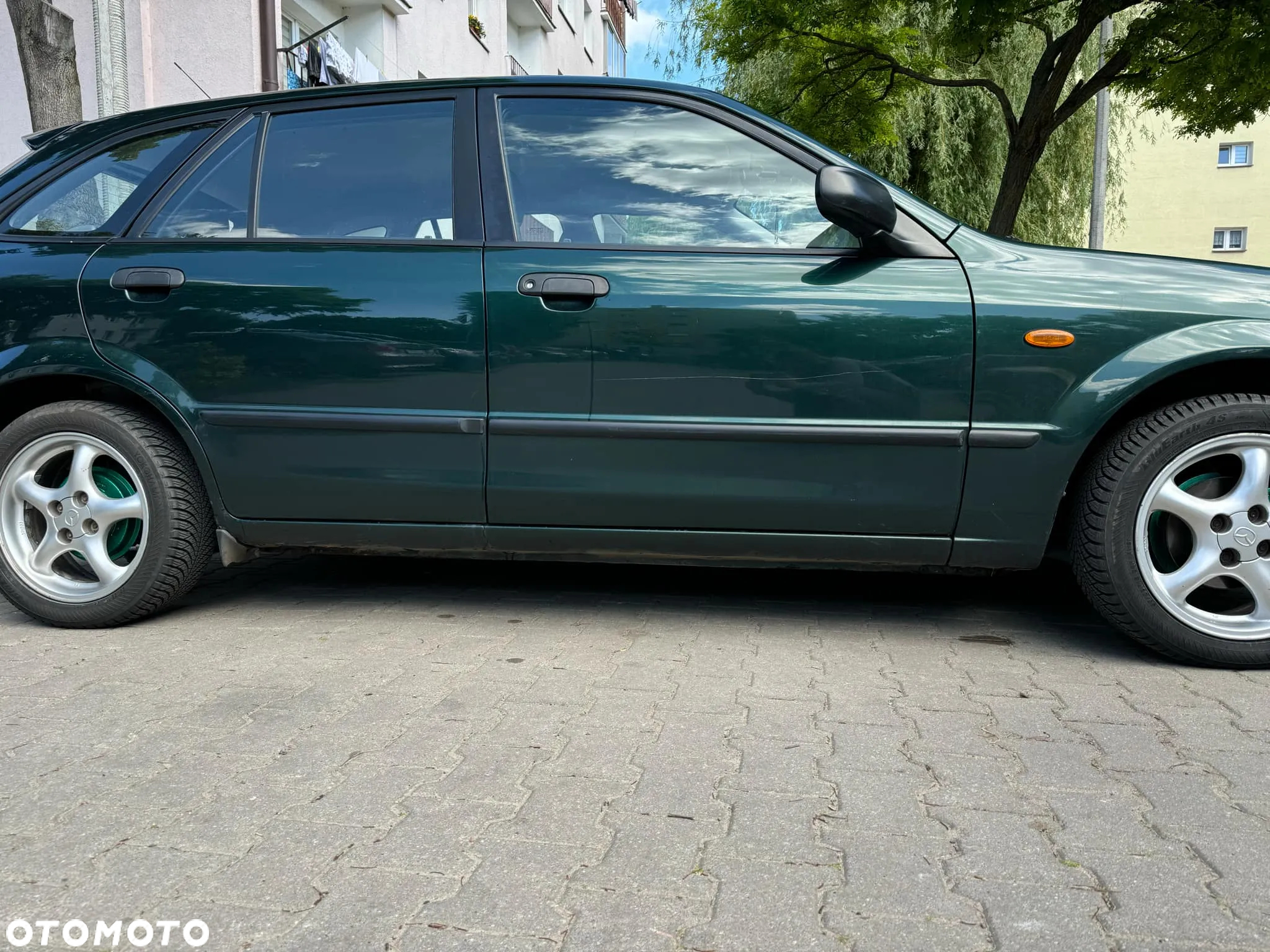 Mazda 323F - 3